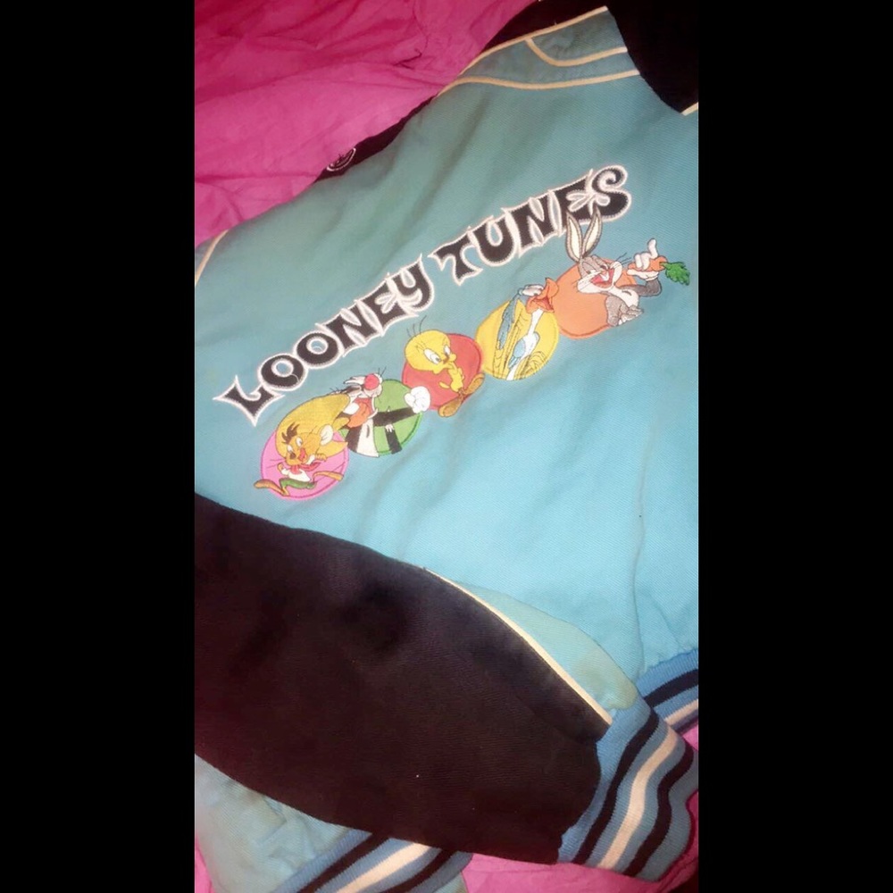 Looney tunes vintage 90’s jacket ☺️